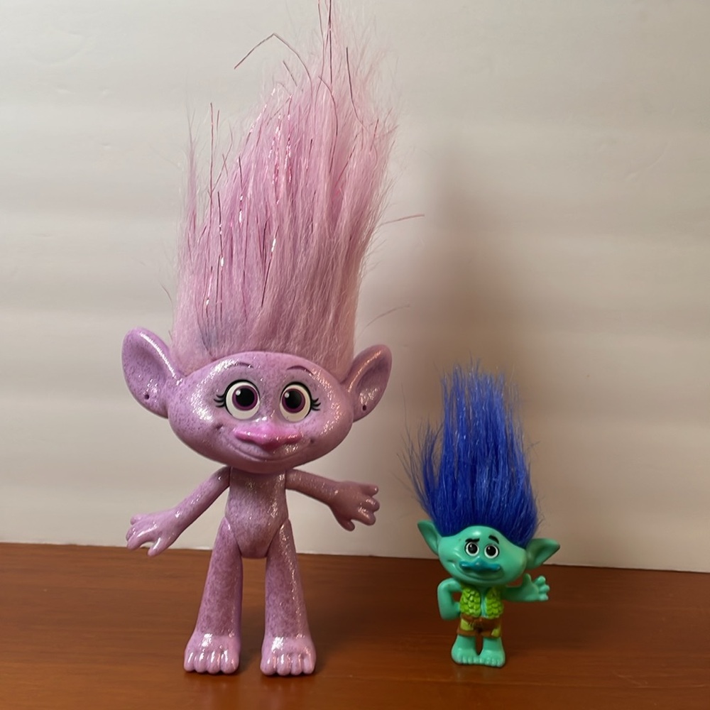 2 Trolls Figures dolls Lot Dreamworks purple glitter girl and Branch